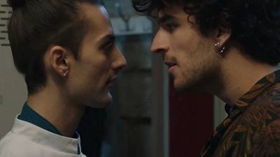 image de la news Ici tout commence : Eliott et Greg bientôt en couple ? [SPOILERS]