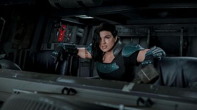 image de la news The Mandalorian : Disney fait la promotion de Gina Carano aux Emmy Awards malgré son renvoi de la série