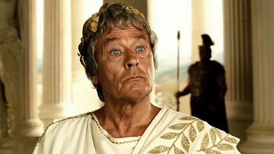 image de la news Astérix aux Jeux Olympiques sur TF1 : quand Alain Delon menaçait de "tuer" le réalisateur