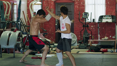 image de la news Shang-Chi : "Chaque partie de mon corps a été blessée dans les combats" raconte Simu Liu