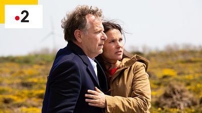 image de la news L'île aux 30 cercueils : "pleine de suspense", "ratée"... que pense la presse de la série de France 2 avec Virginie Ledoyen ?