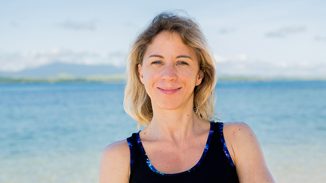 image de la news Koh-Lanta 2024 (portrait) : qui est Julie, qui rêve de remporter les "100 patates" ?