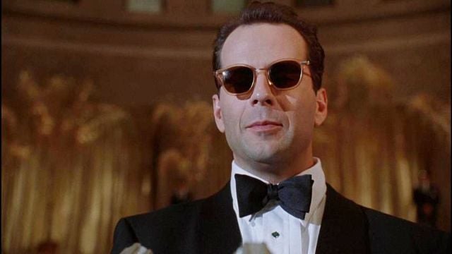 image de la news Bruce Willis + Tom Hanks : ce film culte des années 90 sera bientôt adapté en série par le réalisateur de The Batman