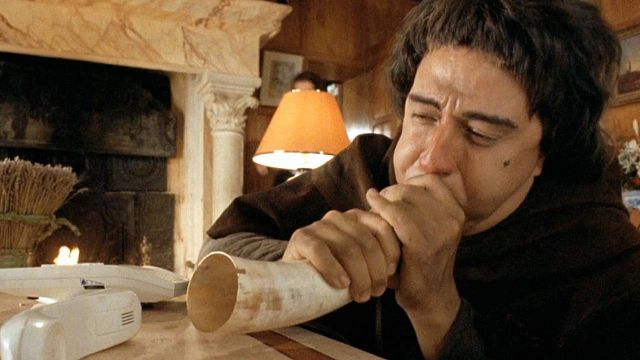 image de la news Depuis 32 ans, il en fait des tonnes et on en redemande à chaque fois : pourquoi Jacquouille (Christian Clavier) nous fait-il autant rire ?