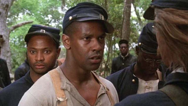 image de la news "C'était si traumatisant pour moi" : ce chef-d'œuvre a valu un Oscar à Denzel Washington, mais le réalisateur garde un très mauvais souvenir d'un des acteurs du film