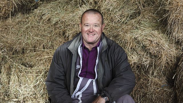 image de la news L’amour est dans le pré 2023 : Qui est Olivier, l’agriculteur sensible de la saison 18 ? Âge, métier, parcours… portrait !