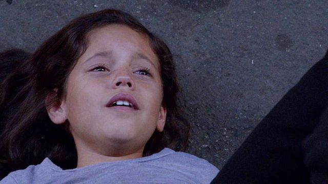 image de la news Cette actrice est partout grâce à Netflix... et elle va vous faire fondre dans son tout premier rôle à la télé !