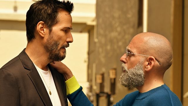 image de la news 3 ans après John Wick 4, Keanu Reeves change de registre face à un Jonah Hill méconnaissable