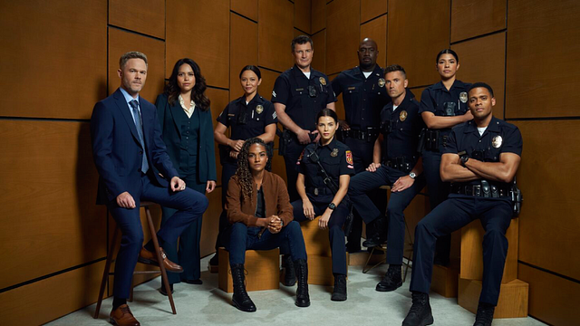 image de la news The Rookie : bonne nouvelle pour les fans de la série avec Nathan Fillion, le spin-off sera bel et bien diffusé !