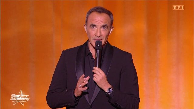 image de la news "Ça fait partie du spectacle" : une élève de la Star Academy manque de tomber juste avant de chanter, Nikos intervient