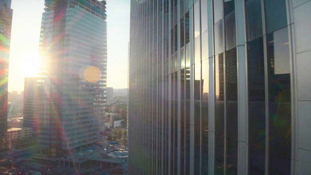 image de la news Notée 2,9 sur 5 et critiquée par toute la presse, cette série avec un des meilleurs castings de l'année est renouvelée pour une saison 2 !