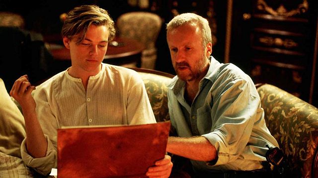 image de la news "Il ne sait pas dessiner du tout" : c'est la scène de Titanic où DiCaprio a été remplacé !