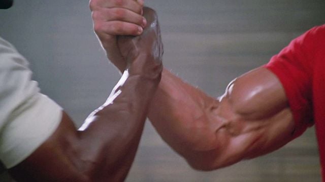 image de la news "Ce type a les plus gros bras du monde" : la rivalité amicale et virile entre Schwarzenegger et Carl Weathers sur le tournage de Predator