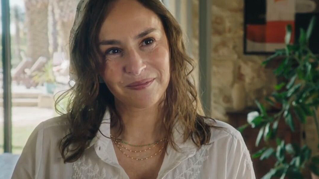 image de la news Tout pour la lumière : "Il a suffi d'un seul échange" ... Incroyable, cette star du nouveau feuilleton de TF1 et de Netflix a accepté le projet sans lire le script !