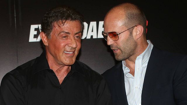 image de la news A 33 ans d'intervalle, Sylvester Stallone et Jason Statham ont joué dans le même film d'action et de science-fiction... Seuls les fans s'en rappellent !