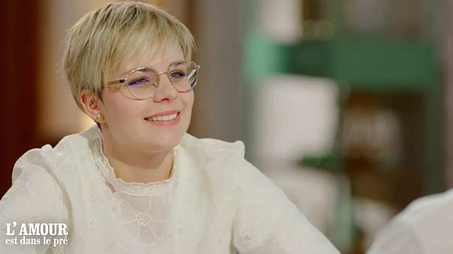 image de la news L’amour est dans le pré : Perrine a commencé son nouveau travail loin de la ferme ! Son bilan après "bientôt un mois"