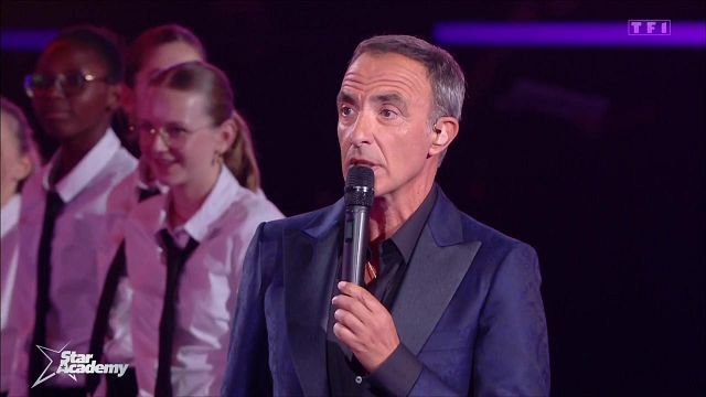 image de la news "Rien de cassé ?", une élève de la Star Academy chute en direct après sa prestation