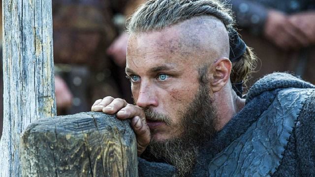 image de la news "Fais en sorte que les enjeux soient toujours élevés" : il y a 10 ans, cette star de Vikings et Dune a reçu un précieux conseil de la part d'un des meilleurs acteurs au monde