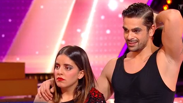 image de la news Amie avec Christophe Licata, Inès Reg (Danse avec les stars) a-t-elle eu un traitement de faveur pour intégrer le casting ? L'humoriste répond