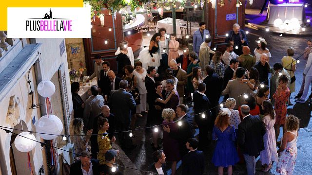 image de la news Plus belle la vie sur TF1 : des photos de la nouvelle place du Mistral et de son bar iconique dévoilées