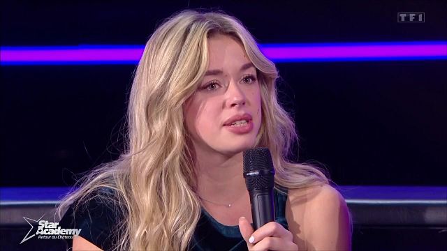 image de la news Emma n’est pas partie du château de la Star Academy les mains vides !