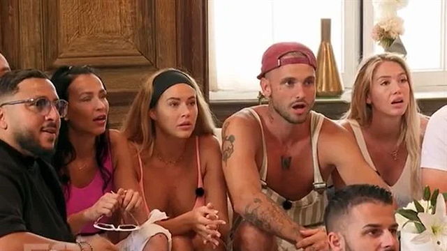 image de la news Surprise, un premier couple se serait déjà formé dans la saison 3 des Cinquante actuellement en tournage et on sait qui c'est !