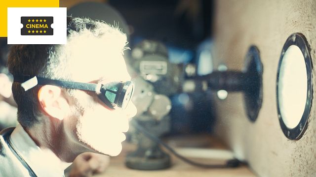 image de la news 5 millions de vues ! Ce cinéaste reproduit l'explosion nucléaire d'Oppenheimer dans son garage, sans effets numériques !