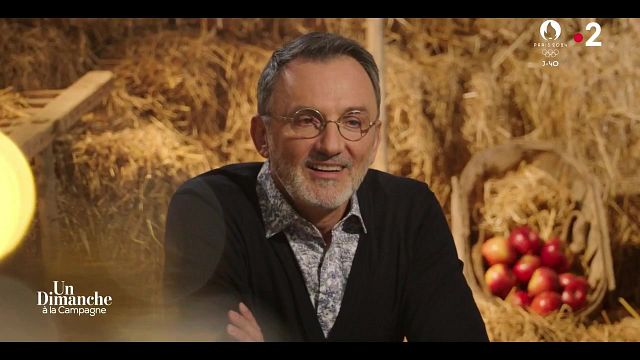 image de la news Un dimanche à la campagne enfin de retour avec Frédéric Lopez... Qui sont les invités du 23 juin 2024 ?