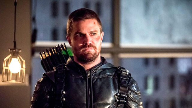 image de la news Alerte à Malibu : Stephen Amell (Arrow) sera le héros du reboot et incarnera le fils de Mitch (David Hasselhoff)