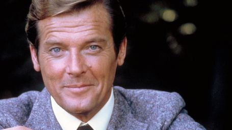 Roger Moore postule pour un rôle dans "Sherlock"... ou "Doctor Who"