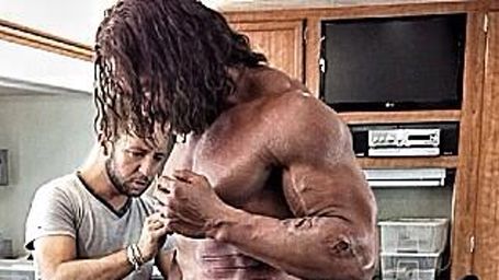 image de la news Muscles, cicatrices et cheveux longs : Dwayne Johnson est Hercule [PHOTO] 