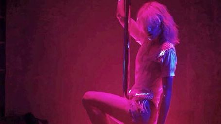 image de la news Visionnez le clip de Hollysiz tourné par le coréalisateur de Babysitting !