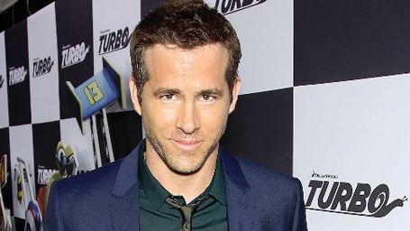 Deadpool : Ryan Reynolds dévoile le masque à un an de la sortie