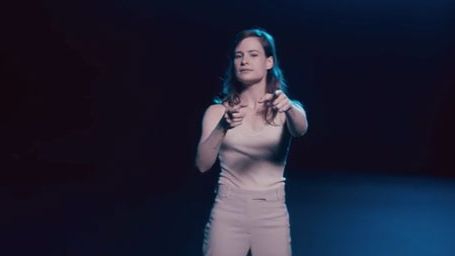 image de la news Christine and the Queens fait ses premiers pas de réalisatrice
