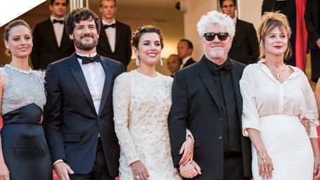 image de la news Cannes 2016 : Almodóvar et ses muses, Kristen Stewart s'amuse et Viggo Mortensen se lâche sur les marches