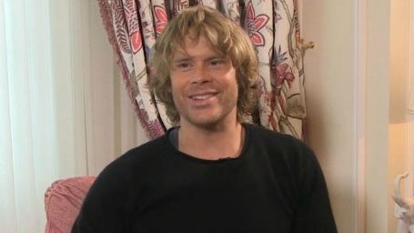 image de la news Eric Christian Olsen (NCIS Los Angeles) : Sa scène préférée ? Celle où il joue avec un cochon !