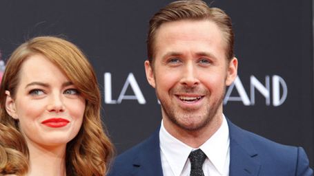 Les joyeux Emma Stone et Ryan Gosling laissent leurs empreintes sur le Walk of Fame