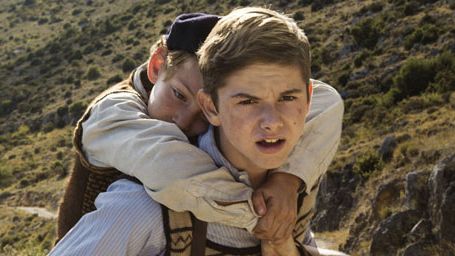 image de la news Bande-annonce Un sac de billes : la quête de liberté de deux jeunes frères juifs durant l'Occupation