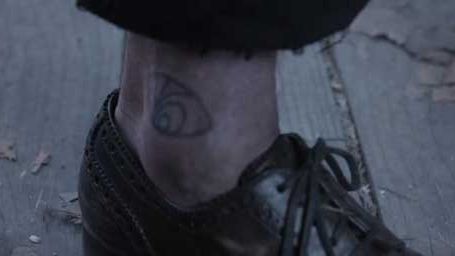 image de la news Les orphelins Baudelaire : De l'œil décrypté aux anagrammes, dix petits détails cachés dans la série