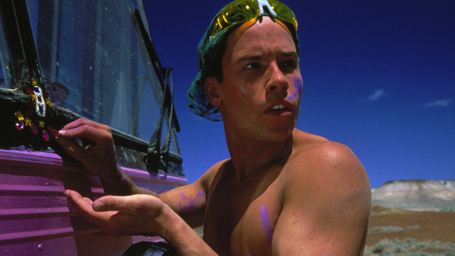 Ressortie de Priscilla, folle du désert : 5 choses à savoir sur le film culte qui a révélé Guy Pearce