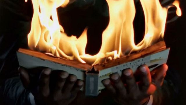 image de la news Fahrenheit 451 : un premier teaser tout feu tout flammes pour le téléfilm HBO