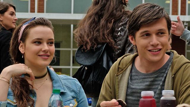 image de la news Love, Simon : 3 extraits pour faire connaissance avec le héros, sa famille et ses potes