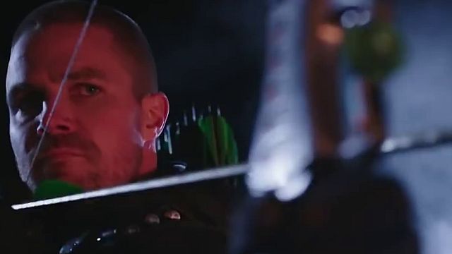 image de la news Arrow saison 7 : Oliver Queen de retour aux affaires dans le teaser de l'épisode 8