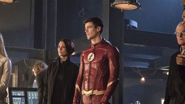 image de la news Arrow, Flash, Charmed, Roswell : la CW dévoile les premières images pour 2019
