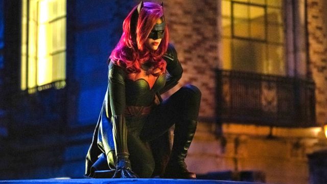 image de la news Batwoman : la série consacrée à la super-héroïne de l'Arrow-verse commandée