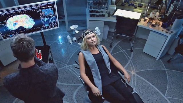 image de la news The 100 : Bellamy tente de sauver Clarke dans le teaser de l'épisode 8