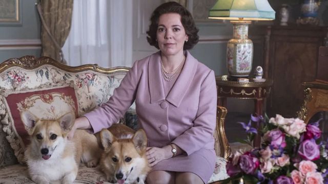 image de la news The Crown : le prince Charles et Camilla sur la nouvelle photo de la saison 3