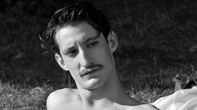 OSS 117 3 : Pierre Niney rejoint Jean Dujardin en Afrique Noire