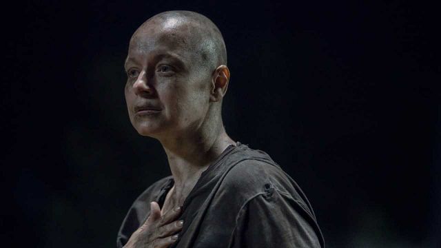 image de la news The Walking Dead saison 10 : les Chuchoteurs attaquent Alexandria dans le teaser de l’épisode 9