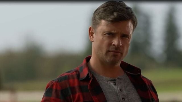 image de la news Arrow : Tom Welling (Smallville) et Bruce Wayne dans la bande-annonce du cross-over